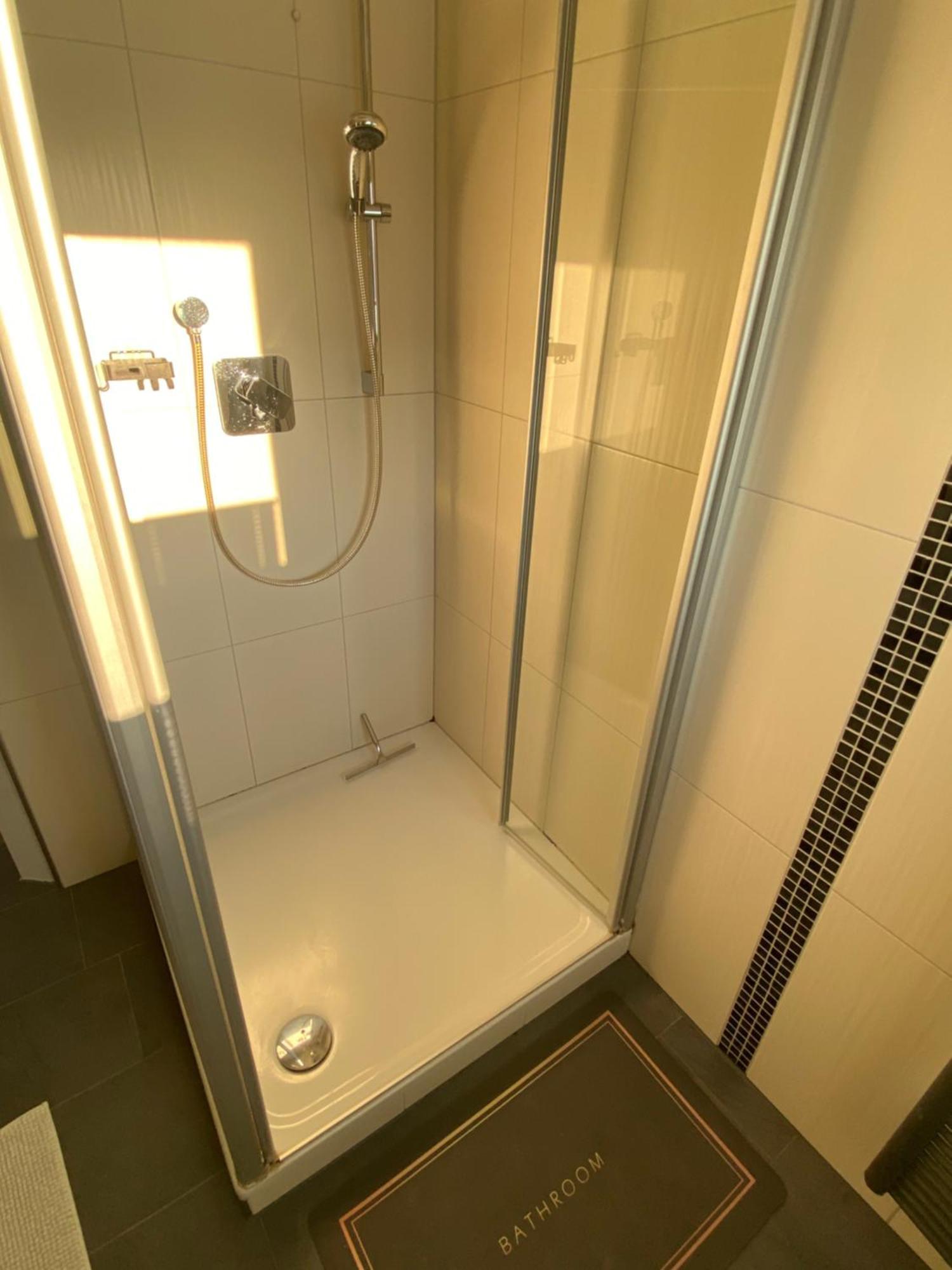 Westpark Appartment - 15Min Zum Zentrum Nuremberg ภายนอก รูปภาพ